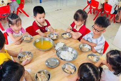 Xã Hưng Đạo siết kiểm soát an toàn bữa ăn bán trú