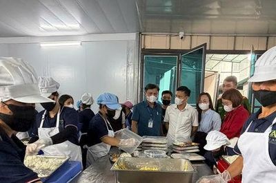 Xã Ứng Thiên kiểm tra các bếp ăn bán trú cho học sinh
