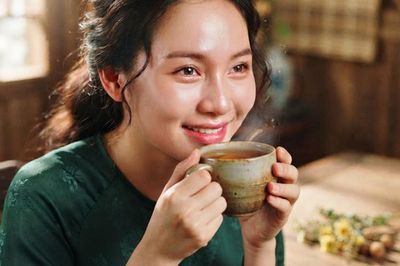 Phụ nữ nên uống gì để sắc da hồng hào, tươi tắn hơn?