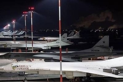 Máy bay ném bom Tu-160 sắp có 'nhà' mới