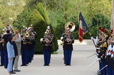 [Ảnh] Lễ đón chính thức Tổng Bí thư, Chủ tịch nước Tô Lâm cùng Phu nhân thăm chính thức Cộng hòa Pháp
