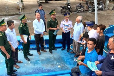 Tuyên truyền pháp luật, nâng cao ý thức chống khai thác IUU cho ngư dân Tam Quan