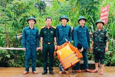 Cận cảnh những người lính 'trắng đêm' đảm bảo an toàn tính mạng, tài sản người dân