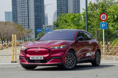 Top 10 xe bán ế tháng 8 toàn những gương mặt quen