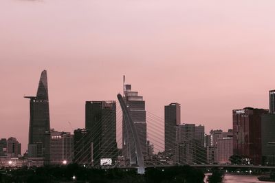 Giải Nhì cuộc thi 'Viết câu chuyện, một Thành phố': Chấm phẩy,
