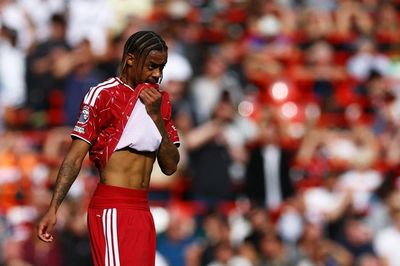 Dàn 'bom tấn' im tiếng, Liverpool hòa trận thứ 3 sau 4 vòng
