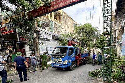 'Siêu phường' Hạc Thành huy động 13 xe cẩu lập lại trật tự đô thị