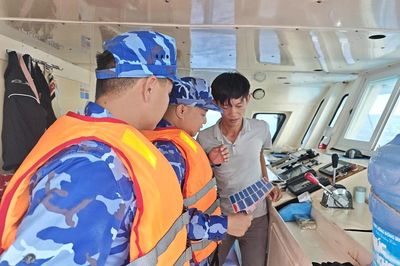 Tàu CSB 6001 bền bỉ nơi đầu sóng, chung sức gỡ 'thẻ vàng' IUU