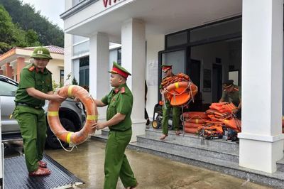 Đà Nẵng: Lực lượng vũ trang và các địa phương chủ động, sẵn sàng ứng trực bảo vệ an toàn cho nhân dân trước thiên tai