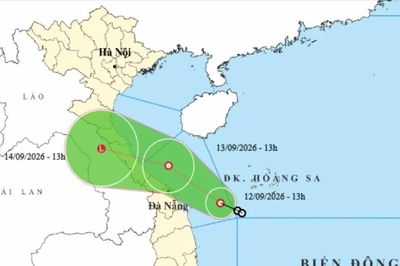 Áp thấp nhiệt đới hướng vào vùng biển Quảng Trị - Huế, mưa lớn dịch dần lên phía Bắc