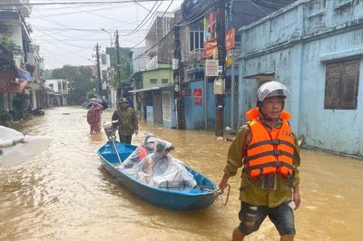 Huế mưa lớn, nguy cơ lũ quét và sạt lở gia tăng