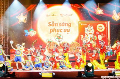 'Mang Hội Trăng trở về' được WinMart và bánh trung thu MAMA HY tổ chức tại Nghệ An