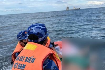 BTL Vùng Cảnh sát biển 4 kịp thời tìm kiếm, vớt 2 thi thể trôi dạt trên biển