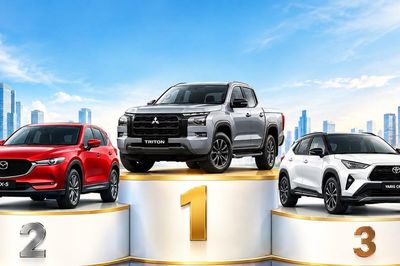 Top 10 ô tô động cơ đốt trong tháng 8: Mitsubishi Triton bất ngờ soán ngôi xe xăng bán chạy nhất