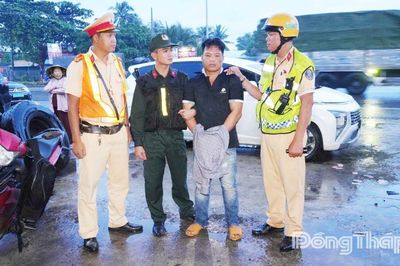 Bắt giữ đối tượng vận chuyển 15.500 bao thuốc lá điếu nhập lậu