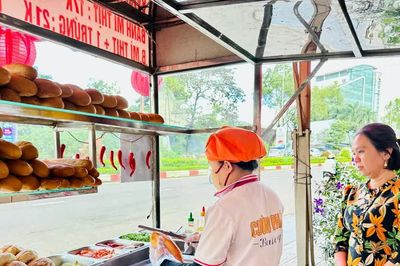 Gia Lai mở đợt cao điểm kiểm soát bánh mì, thức ăn đường phố