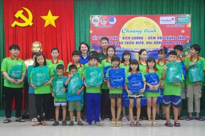 Đồn Biên phòng Cầu Bóng phối hợp tổ chức chương trình “Biên cương - Đêm hội trăng rằm”