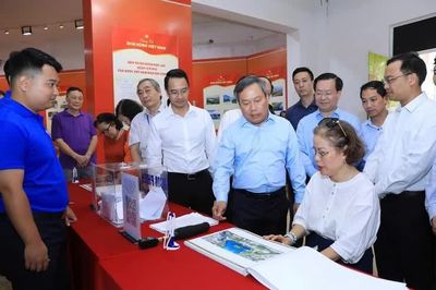 Ý tưởng tổng thể là tổ chức Hồ Gươm như một quảng trường lớn