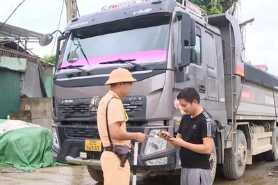 CSGT Hà Nội xử lý hơn 1.300 phương tiện vận tải vi phạm