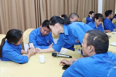 'Bình dân học vụ số' tại Ninh Bình: Tìm đến những người cần được hỗ trợ nhất