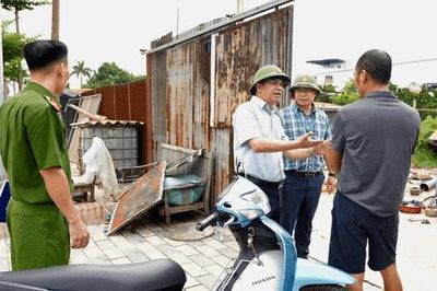 Vi phạm đất đai, trật tự xây dựng: Chính quyền kiên trì vận động, người dân tự giác sửa sai