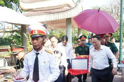 Thành kính, trang nghiêm trong lấy mẫu hài cốt liệt sĩ ở Chương Mỹ