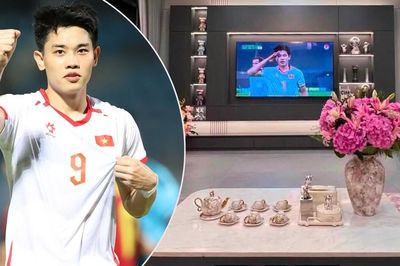 Đình Bắc mừng tân gia nhà xây tặng bố mẹ