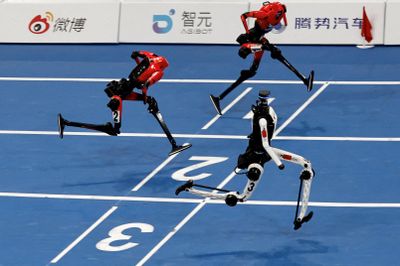 Robot chạy nhanh nhất thế giới 'tăng tốc' trong cuộc đua khó hơn