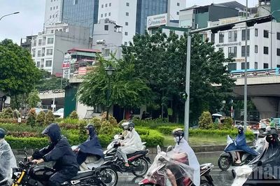 Thời tiết ngày 13/9: Khu vực miền trung có mưa to đến rất to do ảnh hưởng của áp thấp nhiệt đới