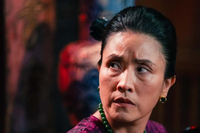 'Kiều nữ làng hài đời đầu' Kiều Oanh tái xuất màn ảnh, gây tò mò với vẻ ngoài bí hiểm