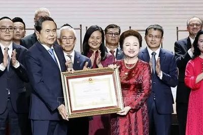 Tập đoàn BRG và SeABank đón nhận nhiều phần thưởng cao quý
