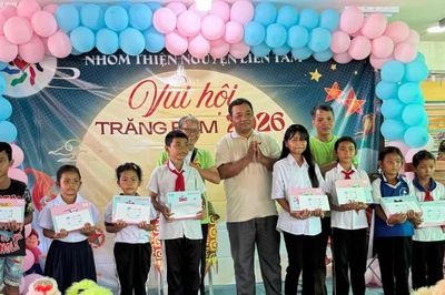 Mang Trung thu đến với học sinh Khmer ở An Giang