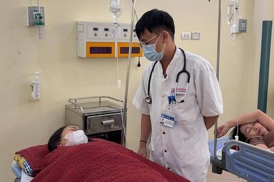 Số ca nhập viện tăng, tạm dừng bếp ăn tập thể tại Scavi Huế