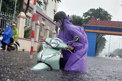 Dự báo thời tiết 13/9/2026: Trung Bộ tiếp diễn mưa lớn, miền Bắc bắt đầu mưa giông