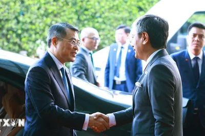 Thủ tướng kết thúc chuyến tham dự Hội nghị thượng đỉnh BRICS lần thứ 18
