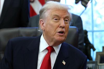 Donald Trump gây tranh luận khi để ngỏ khả năng cho hãng xe Trung Quốc sản xuất ô tô tại Mỹ