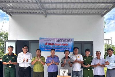Khối tư pháp khu vực 12 - Lâm Đồng chung tay dựng mái ấm cho hộ nghèo