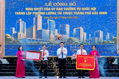 Phó Bí thư Tỉnh uỷ Trần Huy Phương dự lễ công bố thành lập phường Lương Tài