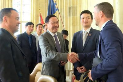 Chủ tịch UBND tỉnh Gia Lai Phạm Anh Tuấn làm việc với chính quyền đô thị TP. Caen (Cộng hòa Pháp)