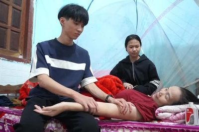 Mẹ đơn thân bị bệnh ung thư không tiền chữa bệnh, lo 2 con dang dở việc học