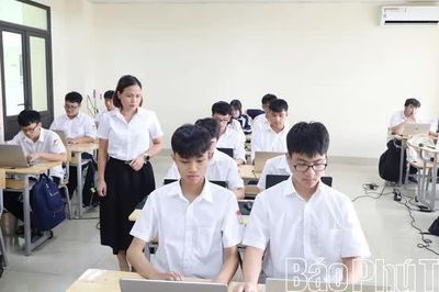 Khi “Bình dân học vụ số” lan tỏa trong trường học