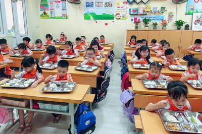 Thủ tướng yêu cầu tăng cường kiểm tra, bảo đảm chất lượng bữa ăn nội trú, bán trú