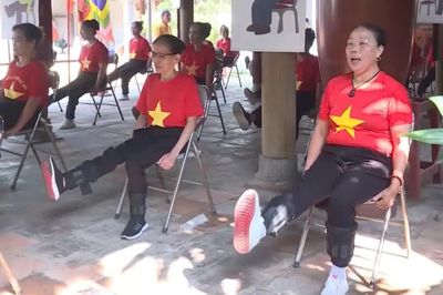 Tập luyện đúng cách, người cao tuổi vững bước tuổi già