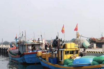 Kiểm soát tàu thuyền, an toàn giao thông trước áp thấp nhiệt đới