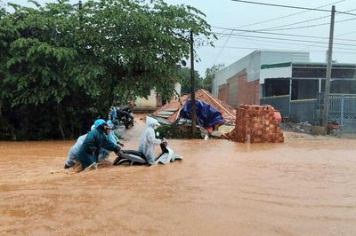Áp thấp nhiệt đới suy yếu thành vùng áp thấp, dự báo thời tiết cả nước 10 ngày