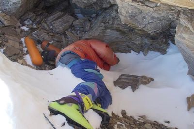 Sau 30 năm, thi thể 'Giày xanh' đóng băng trên đỉnh Everest sắp được đưa về nhà