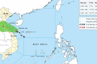 Áp thấp nhiệt đới tiến vào vùng biển Quảng Trị đến Đà Nẵng gây mưa cực lớn