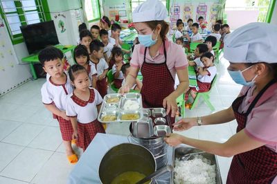 Thủ tướng chỉ đạo siết an toàn bữa ăn nội trú, bán trú trong trường học