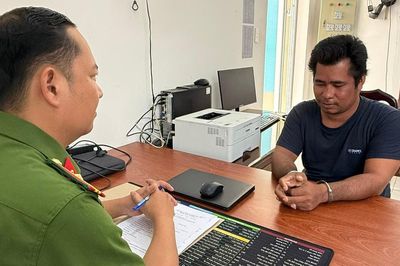Khởi tố đối tượng cầm dao đâm Cảnh sát 113 ở Đắk Lắk