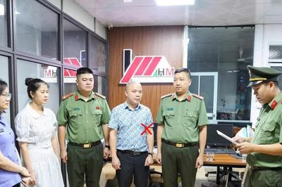 Khởi tố nhóm đối tượng làm giả hồ sơ mua nhà ở xã hội để trục lợi chính sách